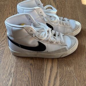 Nike Kids Blazers High-Top Sneakers - White and Black
